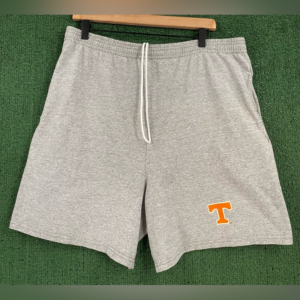 Vintage 90’s Tennessee Volunteers Grey Shorts W/ Pockets Men’s Size XL USA Made